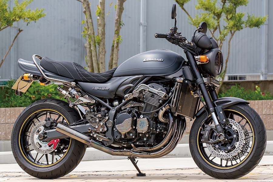 画像2: 漆黒とマットな外装の対比も楽しめるデモ車最新仕様