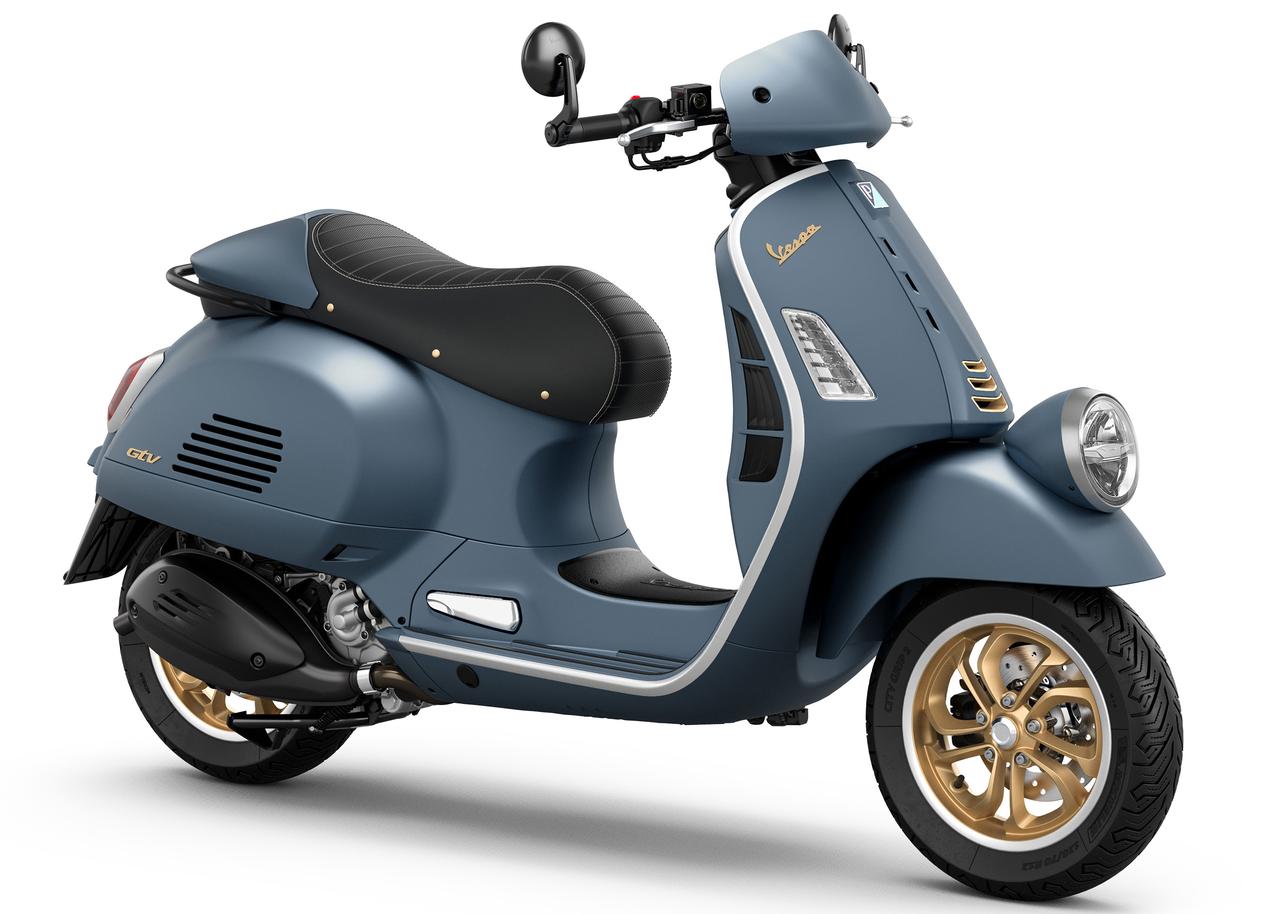 画像: Vespa GTS 300 OFFICINA 8 特別仕様車 総排気量：278cc エンジン形式：水冷4ストSOHC4バルブ単気筒 シート高：790mm 車両重量：163kg 発売日：2025年9月6日（土） 税込価格：96万8000円