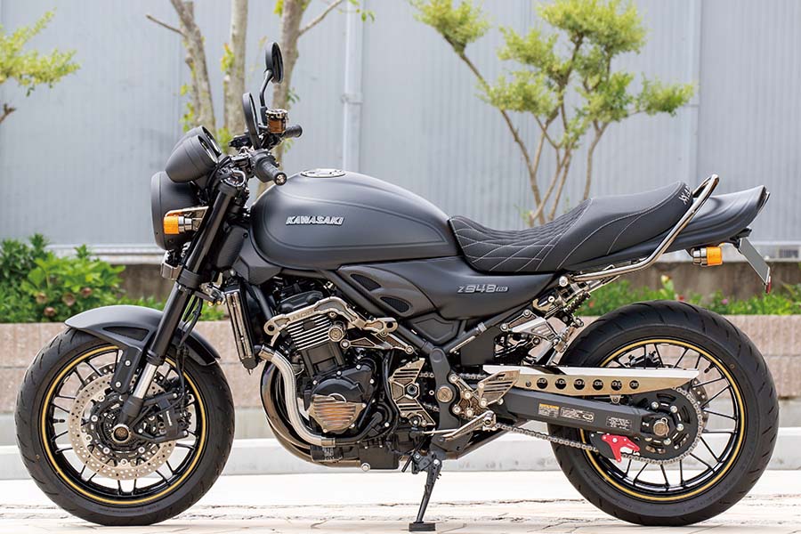画像1: 漆黒とマットな外装の対比も楽しめるデモ車最新仕様