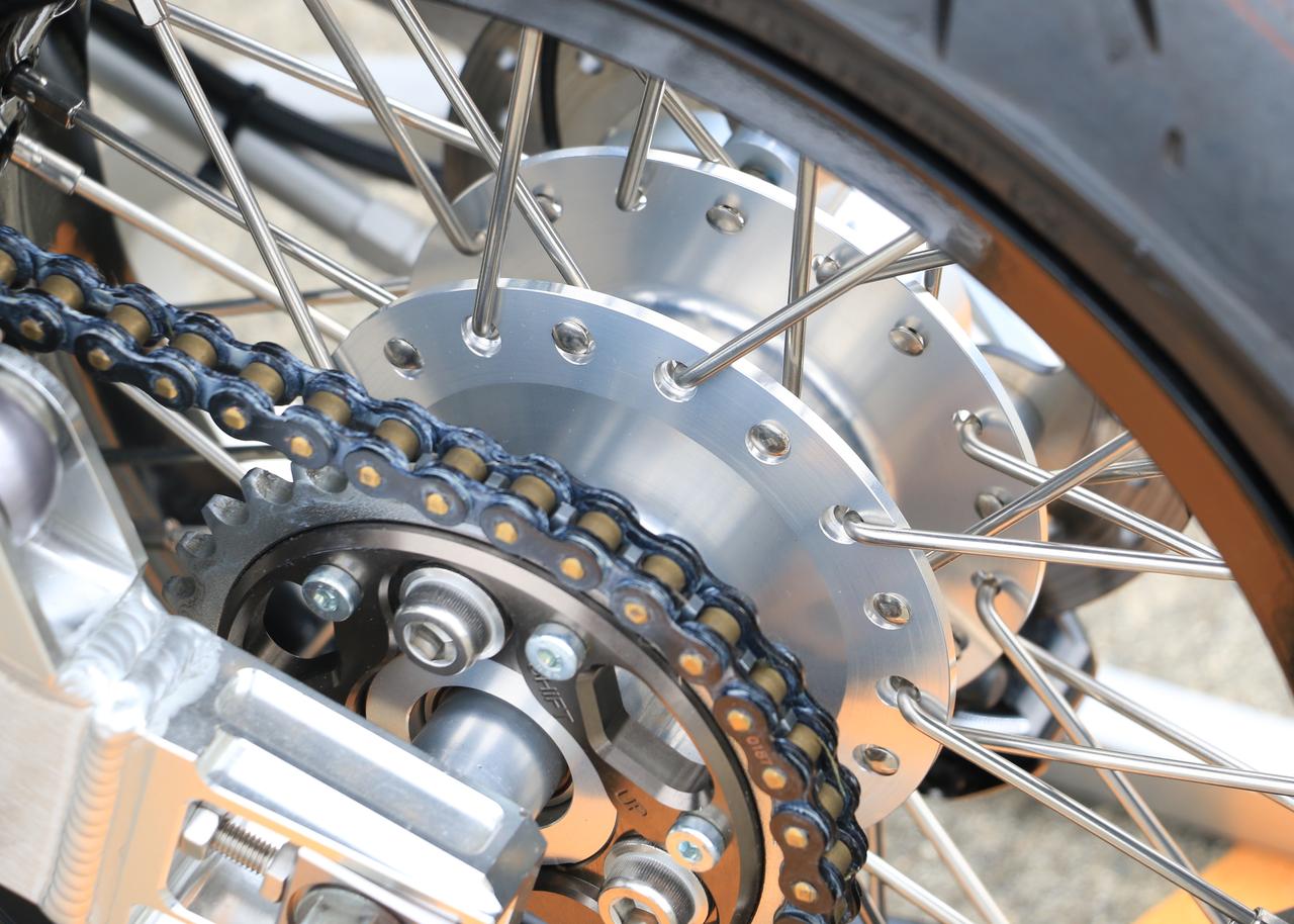 画像8: ホンダ モンキーをベースにまるでビッグバイクのようなスタイリングに激変させたスペシャルカスタムマシン