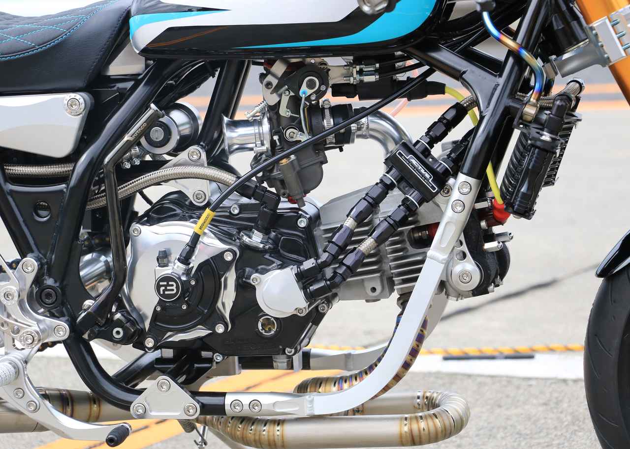 画像10: ホンダ モンキーをベースにまるでビッグバイクのようなスタイリングに激変させたスペシャルカスタムマシン