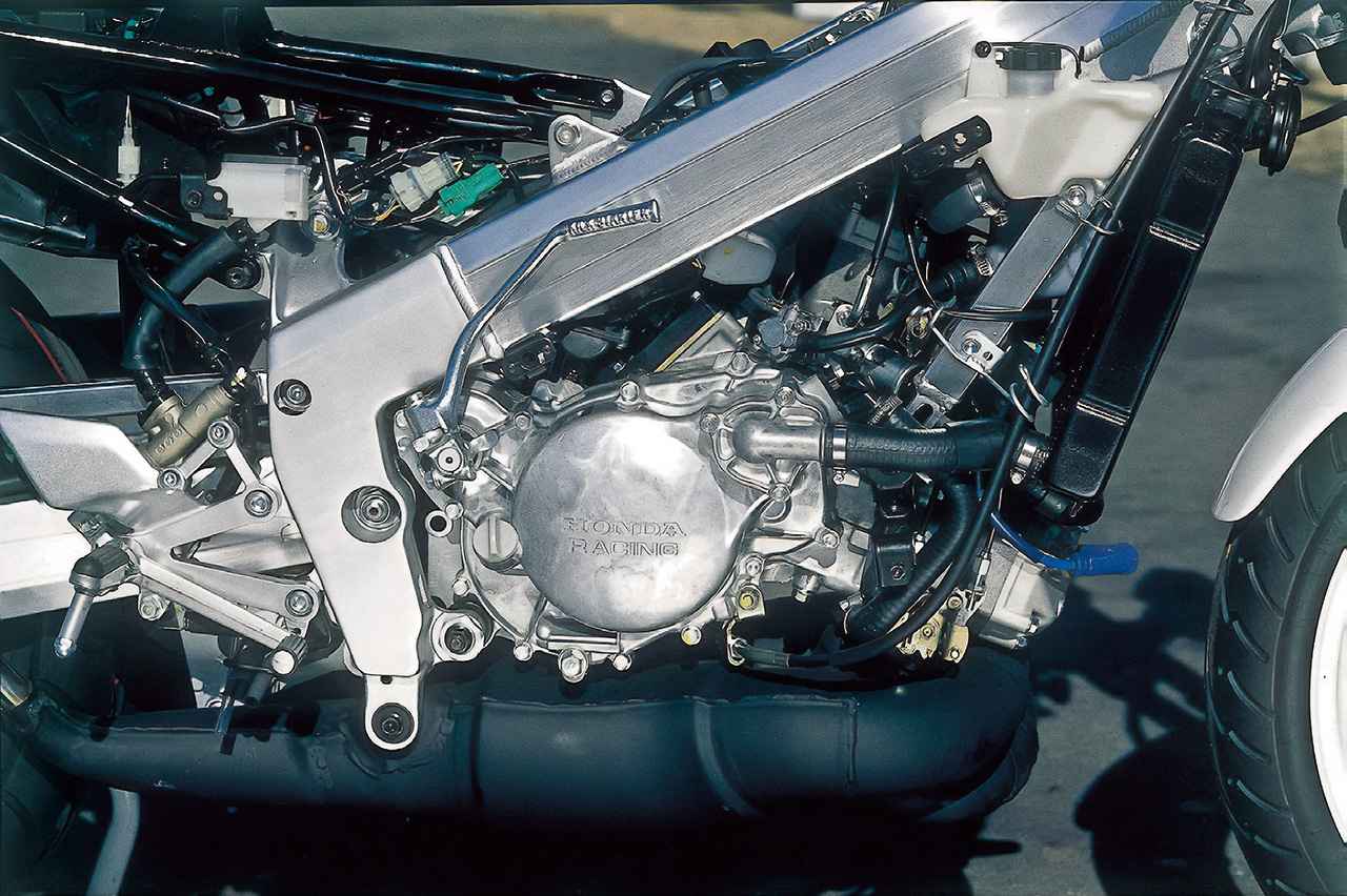 画像1: ホンダ「NSR250R」（MC18後期・1989年）各部装備・ディテール解説