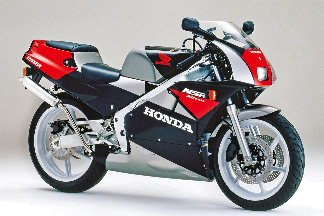 画像: Honda NSR250R（MC18後期） 1989年 総排気量：249cc エンジン形式：水冷2スト・クランクケースリードバルブV型2気筒 シート高：780mm 車両重量：149kg 販売当時価格：59万9000円