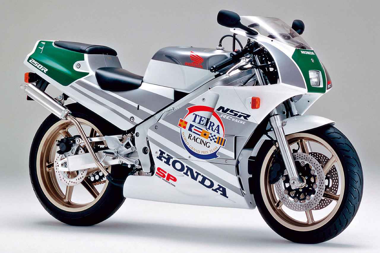 画像: 1989年 NSR250R SP（カラー：ロスホワイト×テラシルバー×ノーベンバーシルバー）