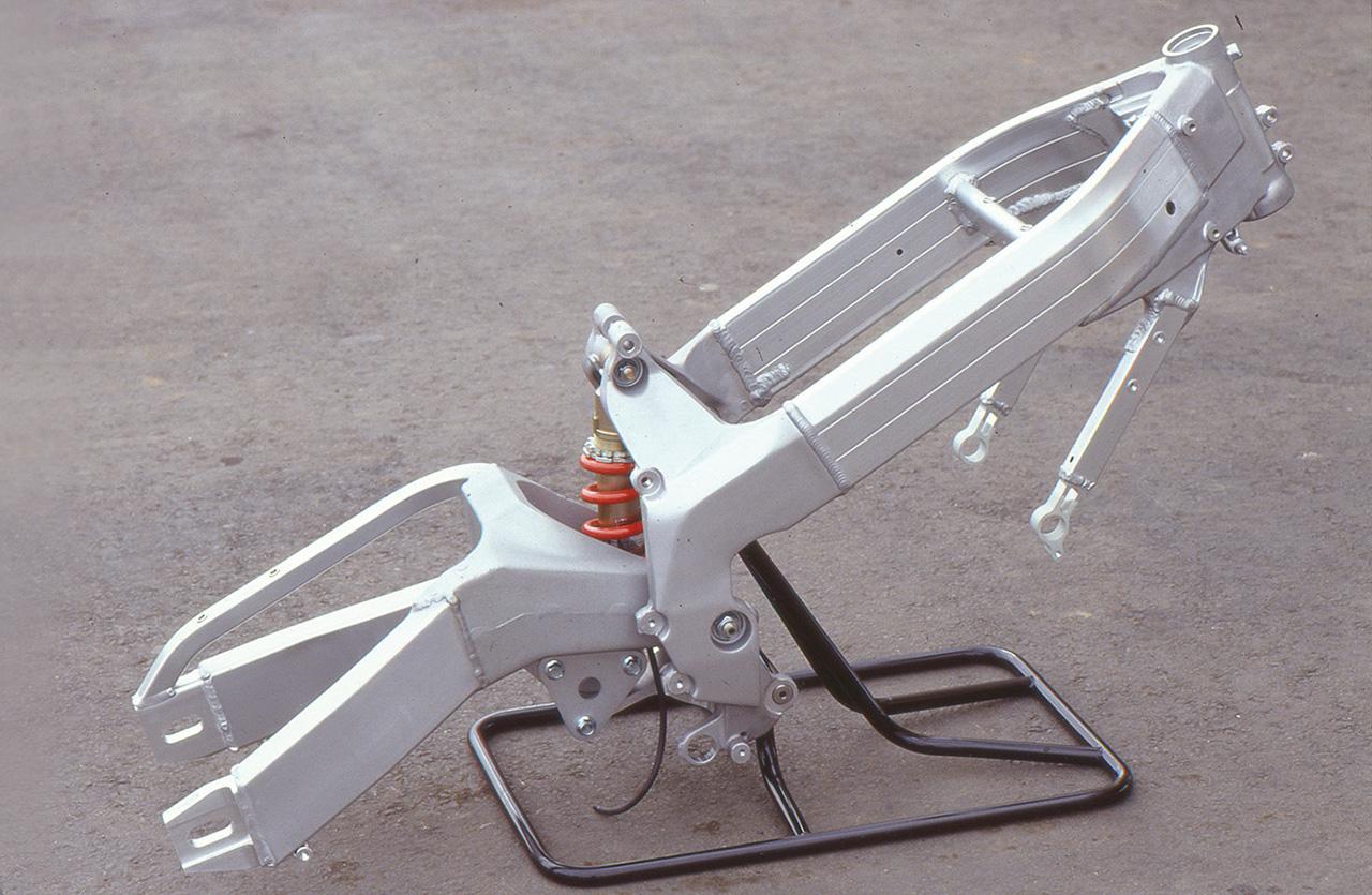 画像4: ホンダ「NSR250R」（MC21・1990年）各部装備・ディテール解説