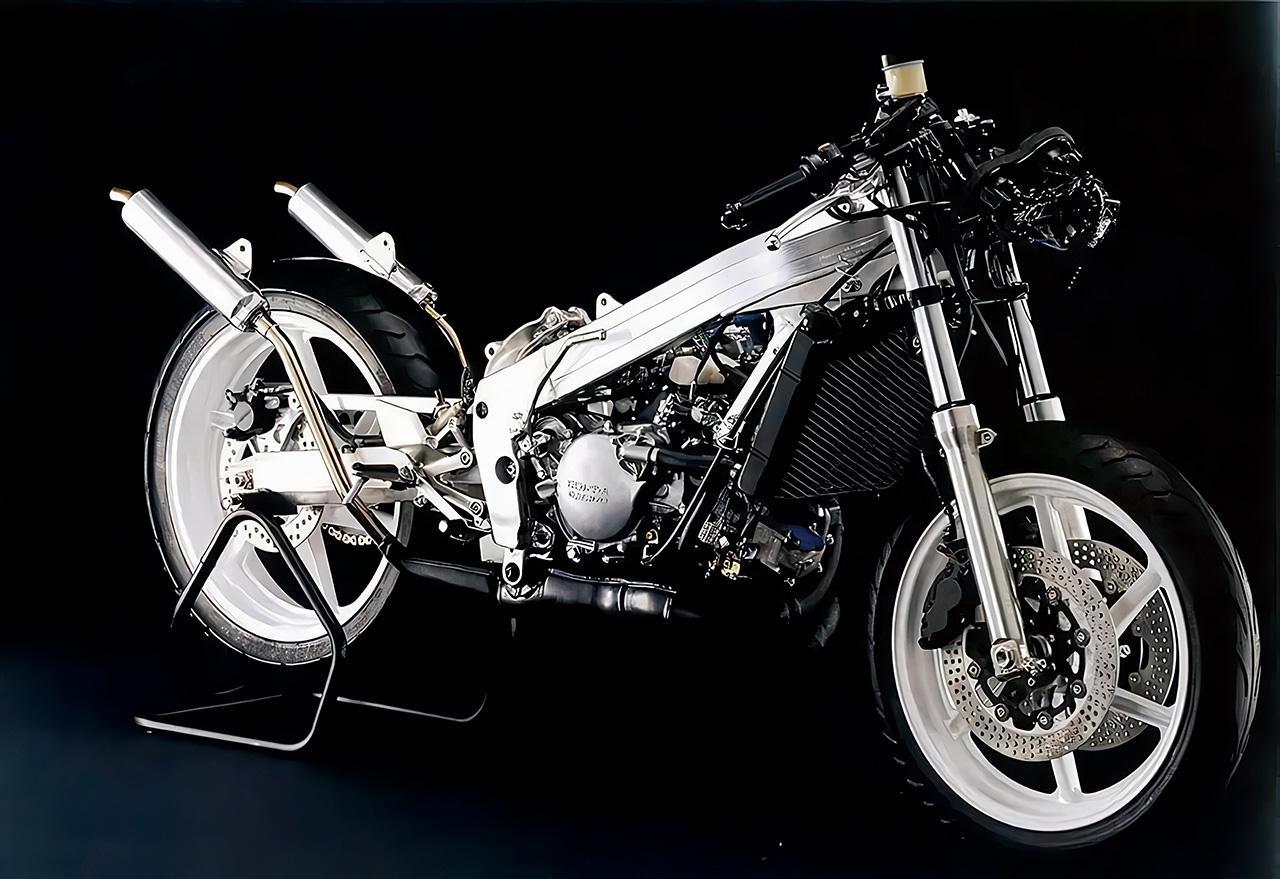 画像1: ホンダ「NSR250R」（MC18後期・1989年）を解説｜前期型の登場から約13カ月でビッグマイナーチェンジ