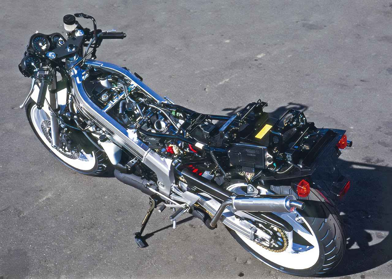画像2: ホンダ「NSR250R」（MC18後期・1989年）を解説｜前期型の登場から約13カ月でビッグマイナーチェンジ