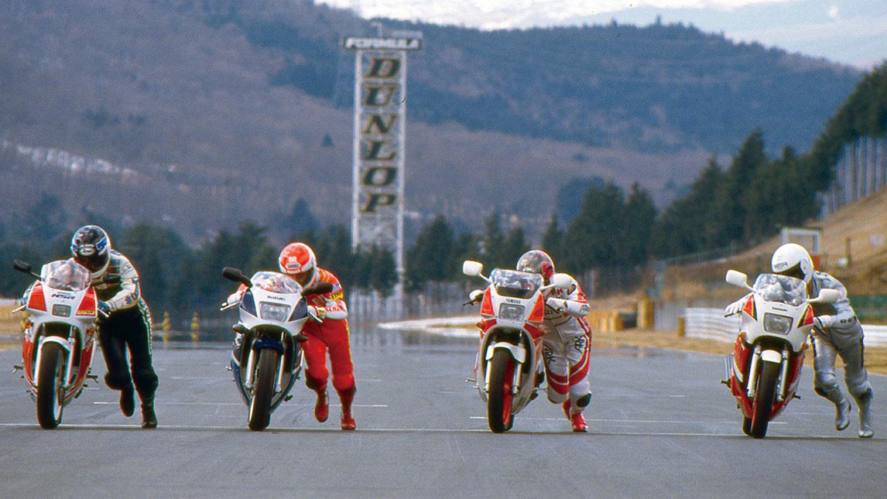 画像: 左からホンダ「NSR250R」、スズキ「RGV250Γ」、ヤマハ「TZR250」、カワサキ「KR-1」