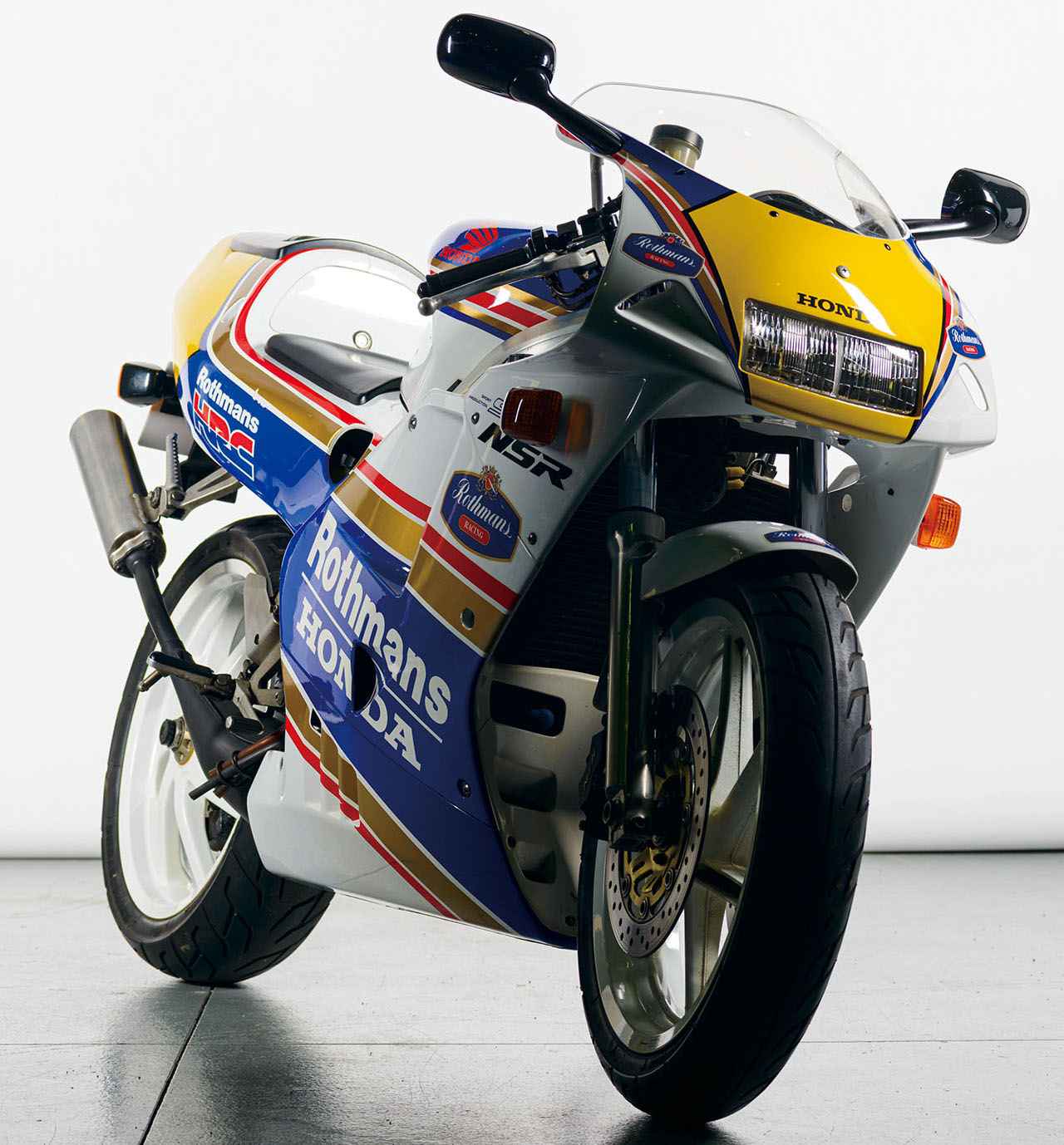 画像: Honda NSR250R SP(MC28) 1993年 総排気量:249cc エンジン形式:水冷2スト・クランクケースリードバルブV型2気筒 シート高:770mm 車両重量:156kg 当時価格:80万円