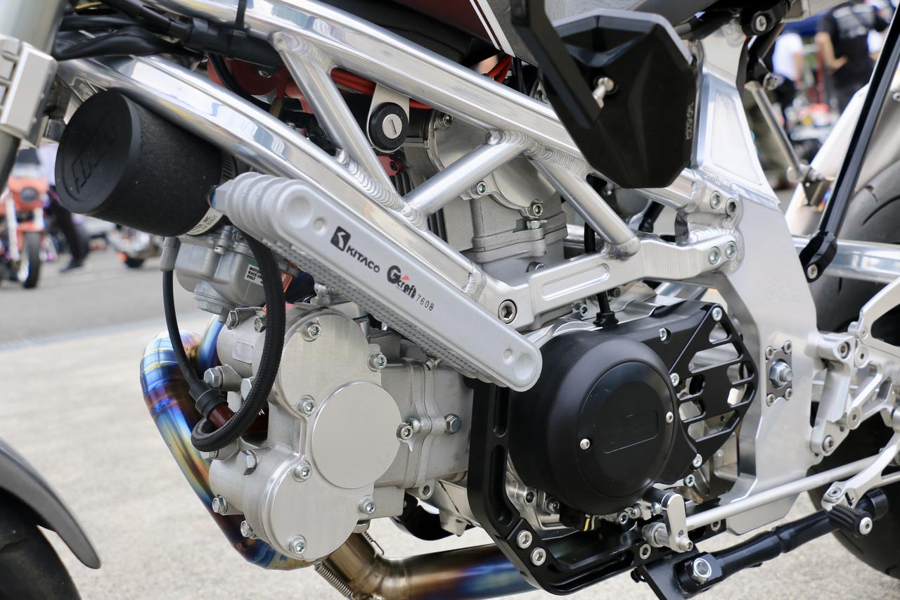 画像3: メーカーの垣根を超えたコラボレーション|時代を先取りしすぎた!? Vツインエンジン搭載のスペシャルモンキーカスタム