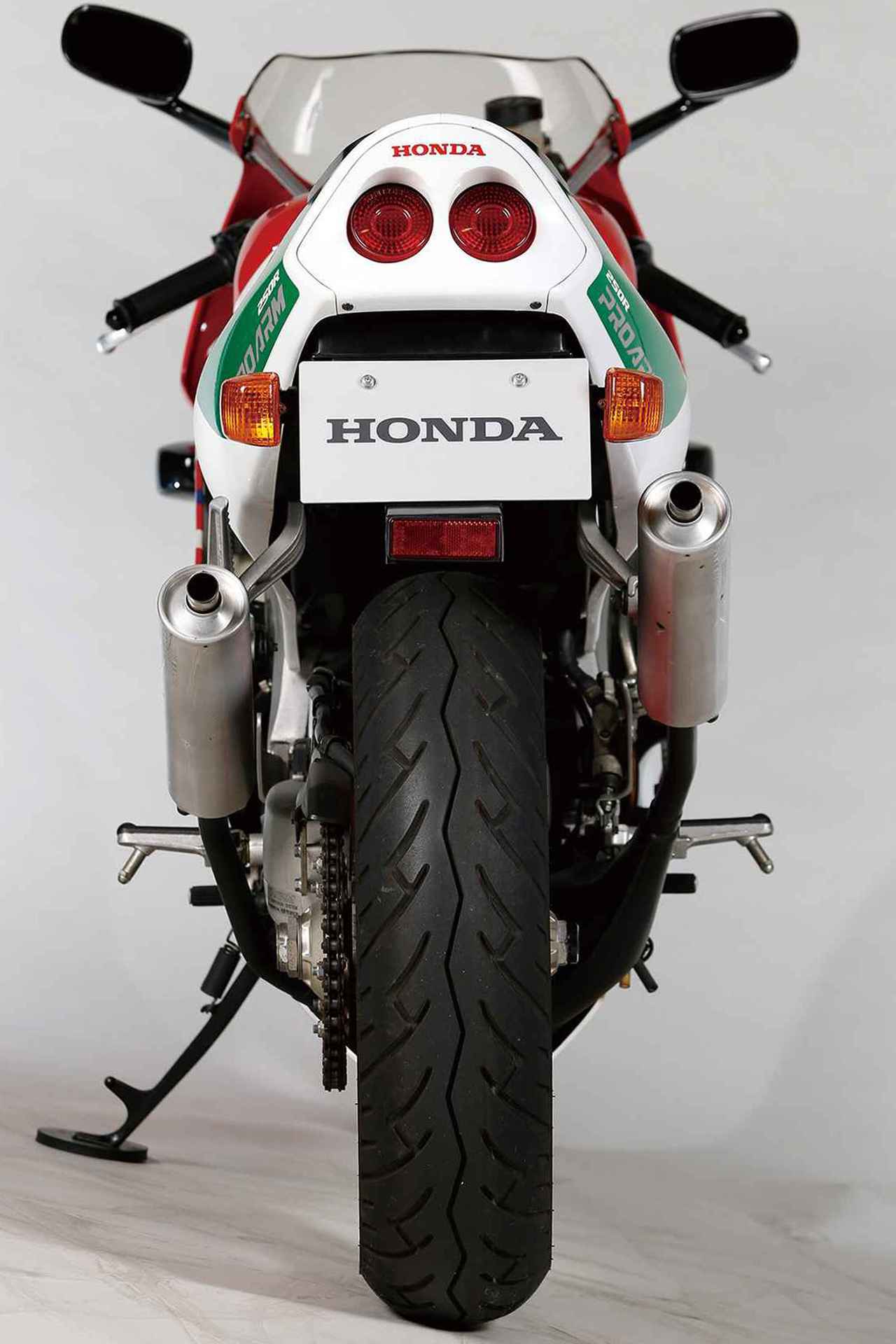 画像2: ホンダ「NSR250R」(MC28・1993年)解説|プロアームとカードキーを採用してテクノロジーを進化させた“ラストNSR”