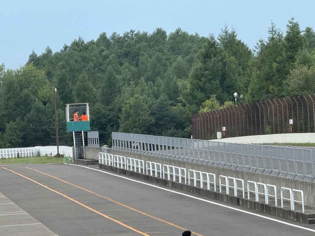 画像8: メインパドックエリア