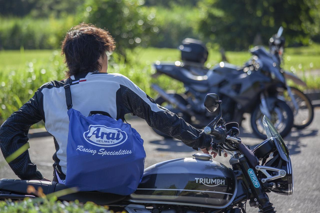 画像 : 2番目の画像 - 【写真4枚】アライヘルメット「Araiポケッタブルヘルメットトートバッグ」 - webオートバイ