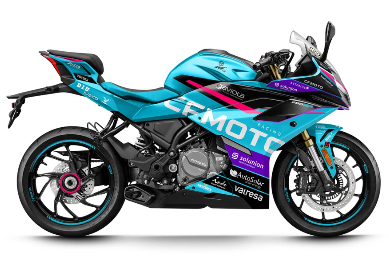 画像: チャンピオンブルー（限定車）