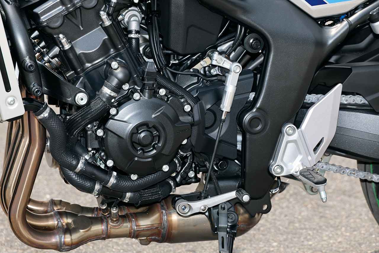 画像: ベースモデルのCB1000ホーネットと同型の4気筒エンジンを搭載するが、トルク重視の出力特性に変更される可能性がある。