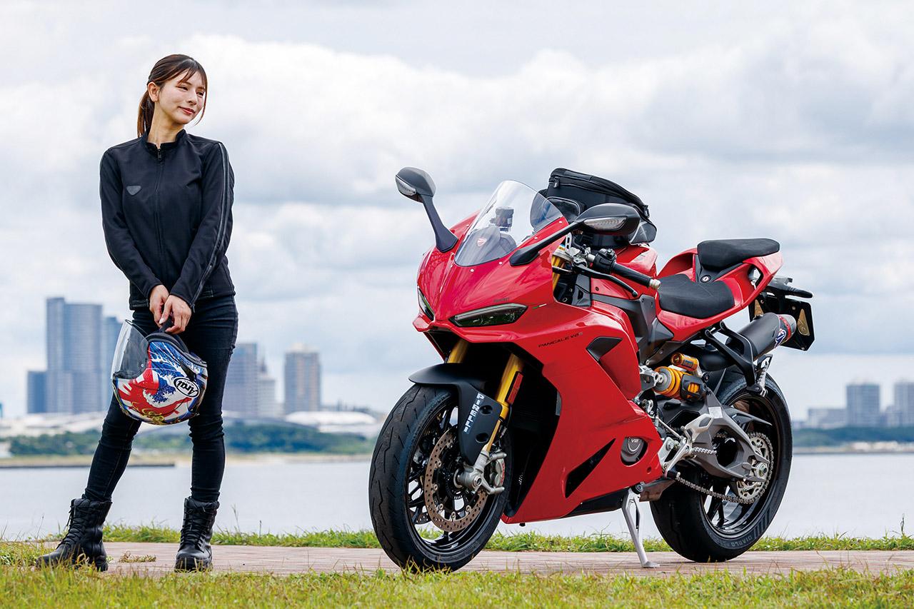 画像: Ducati PANIGALE V2 S 総排気量:890cc エンジン形式:水冷4ストDOHC4バルブV型2気筒 シート高:837mm 車両重量:177.6kg(燃料を除く) 発売日:2025年6月21日 税込価格:240万8000円