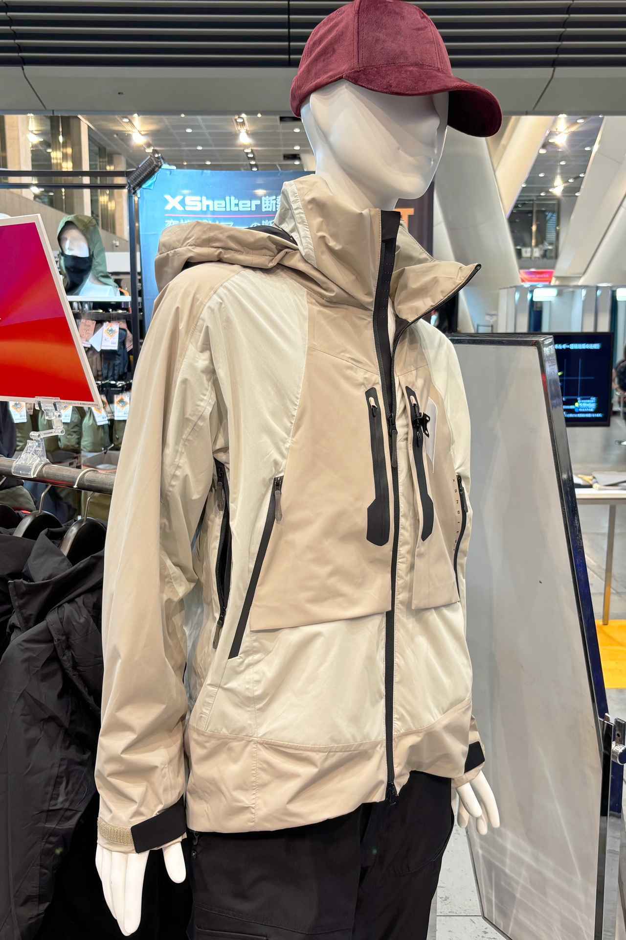 画像: WORKMAN XShelter 断熱β プレミアム超透湿防水防寒ジャケット 商品番号:XW604 サイズ:M、L、LL、3L、4L カラー:ブラック、アッシュベージュ 税込価格:9800円