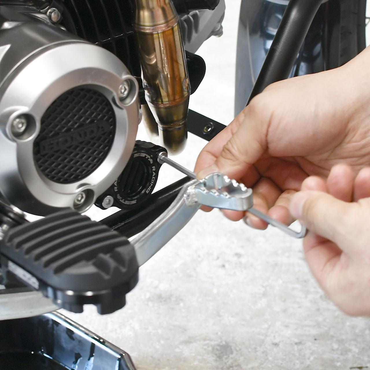 画像1: CT125・ハンターカブ（JA65）のオイル交換＆オイルフィルター交換。せっかくなのでオイルフィルターカバーもカスタムしちゃうぞ。〈若林浩志のスーパー・カブカブ・ダイアリーズ Vol.343〉