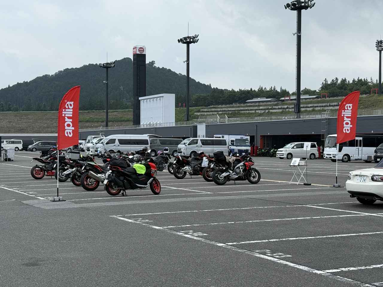 画像1: 感動！ MotoGPライダー小椋藍選手の走りを間近で見ることができました【葉月美優のライディングレポート】