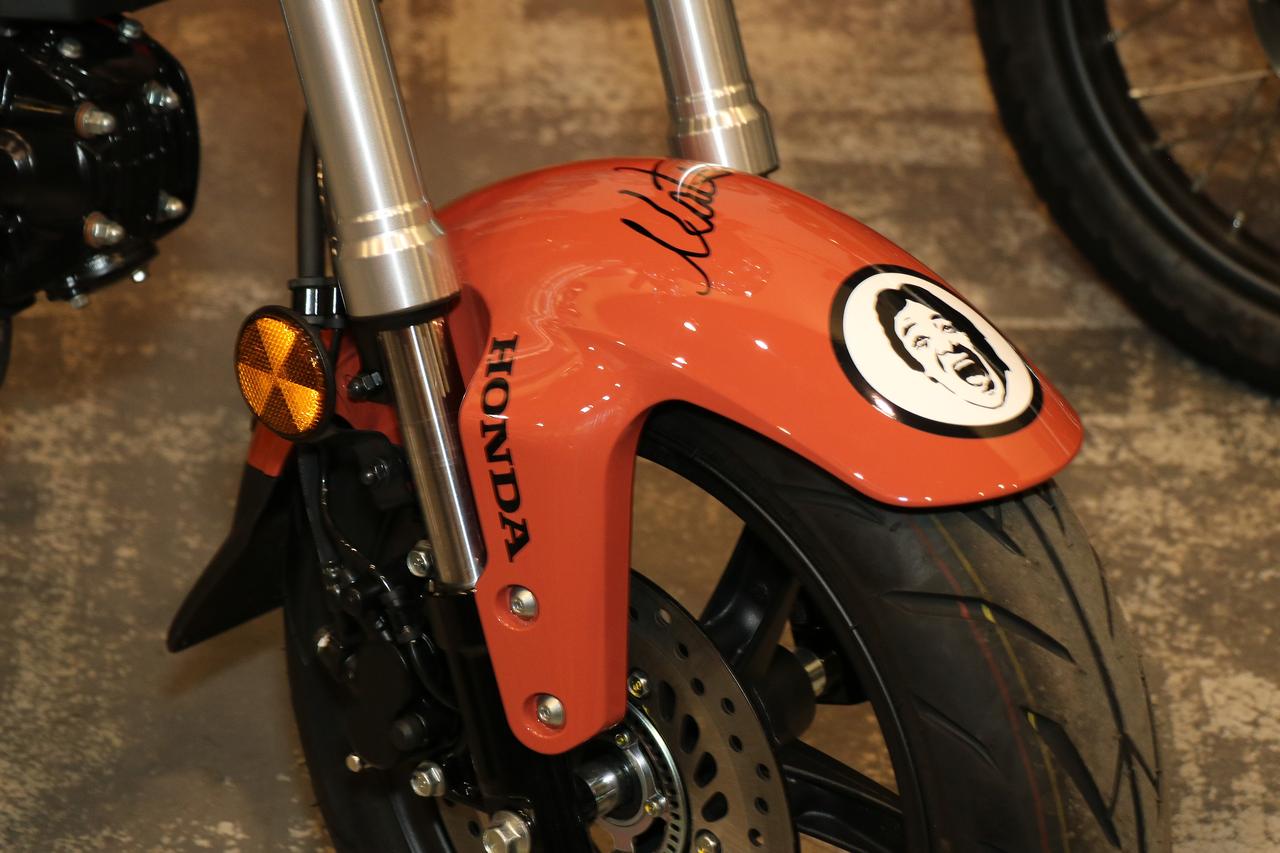 画像16: “黒フェス”にホンダ×クロミのコラボブースが登場！ 松崎しげる仕様のダックス125と“激カワ”すぎるCT125・ハンターカブをお披露目