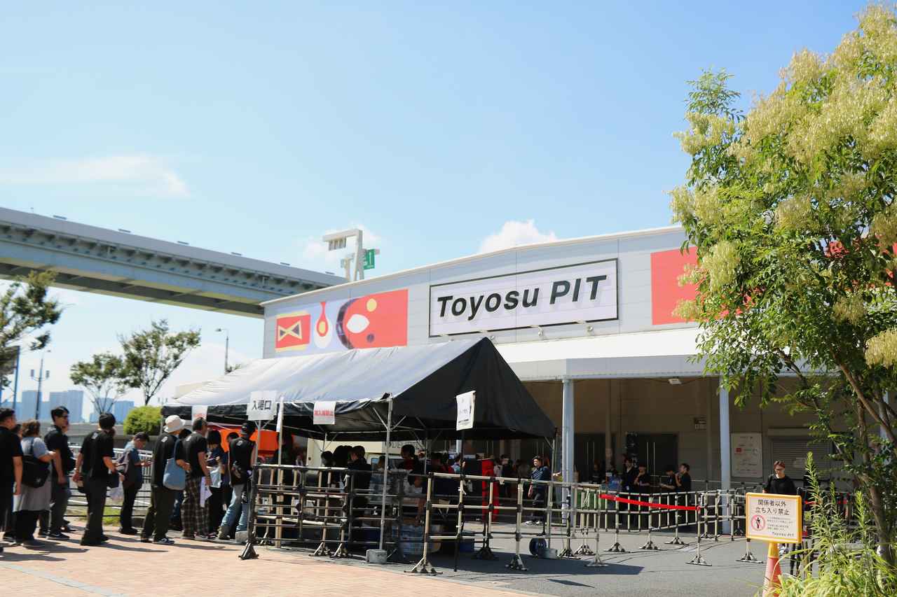 画像1: “黒フェス”にホンダ×クロミのコラボブースが登場！ 松崎しげる仕様のダックス125と“激カワ”すぎるCT125・ハンターカブをお披露目