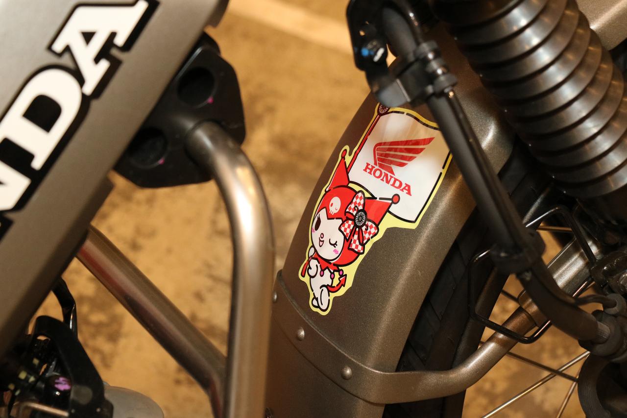 画像7: “黒フェス”にホンダ×クロミのコラボブースが登場！ 松崎しげる仕様のダックス125と“激カワ”すぎるCT125・ハンターカブをお披露目