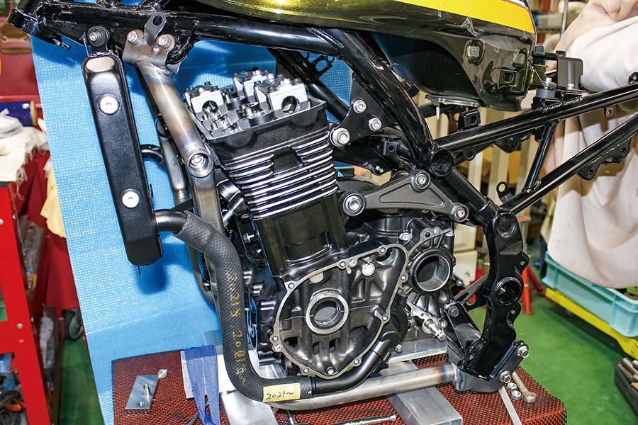 画像1: ウイリー（Wheelie Co.,ltd）「DOWN-TUBE KIT FOR Z900RS」