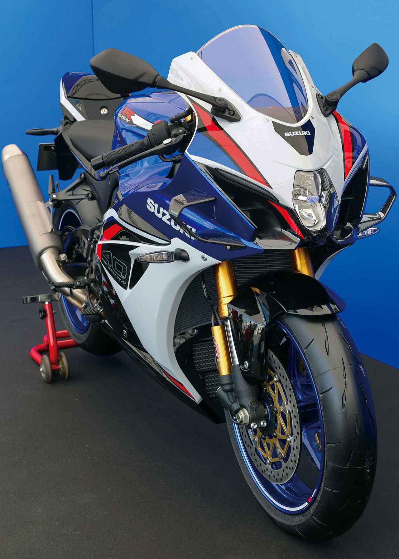 画像: SUZUKI GSX-R1000R 40周年記念車 総排気量：999.8cc エンジン形式：水冷4ストDOHC4バルブ並列4気筒 シート高：825mm 車両重量：203kg 発売時期・価格未定 ※諸元は欧州仕様