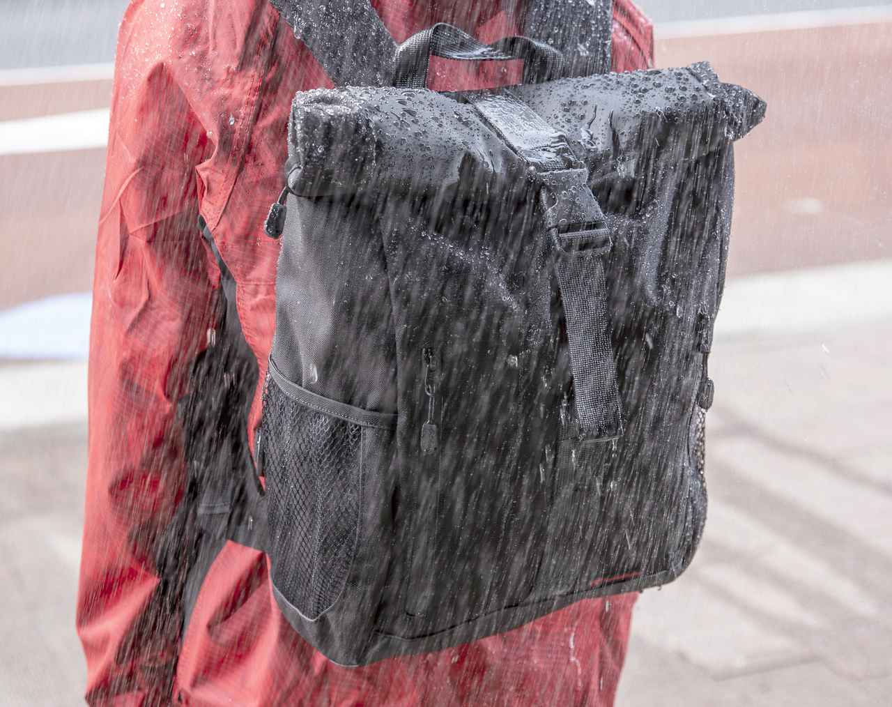 画像: 【愛用品レビュー】ヘンリービギンズの防水バックパック「DH-739」を2年間使い続けてみた - webオートバイ