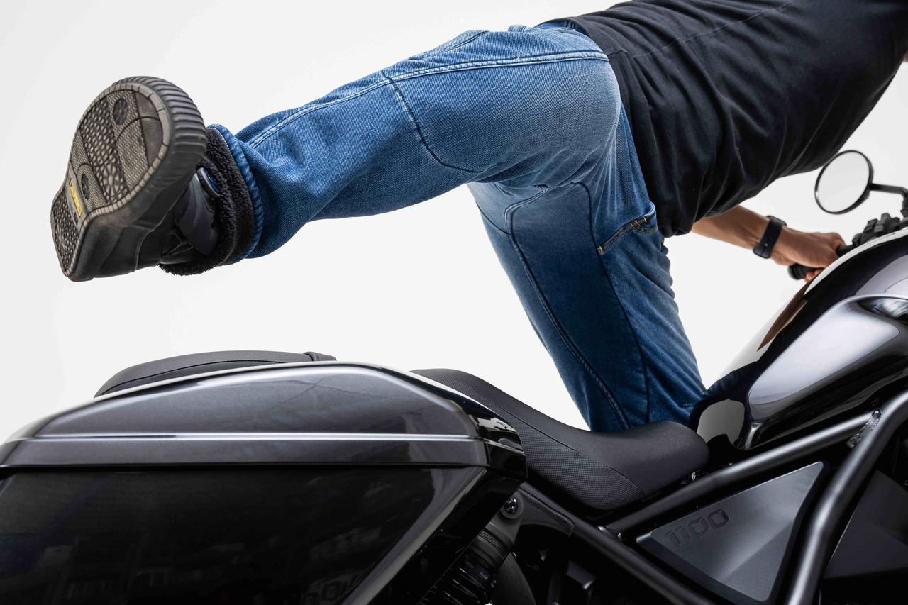 画像3: 歴代最強の防寒力! BMC「防風ジーンズ・ボア」の店頭販売が開始|冬のバイク乗車、その用途のためだけに作られた本気の一本