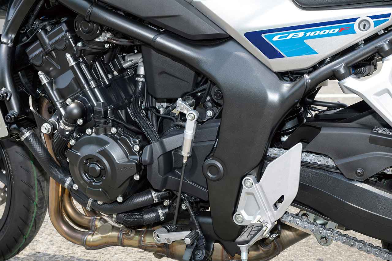 画像: エンジンは2017年式のCBR1000RR用がベース。詳細は未発表ながら、クイックシフターが搭載されるようだ。