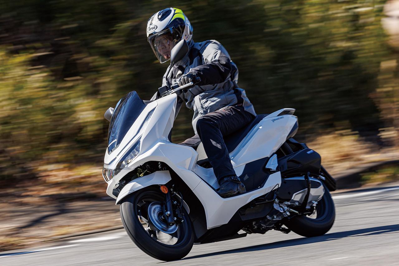 画像: Honda PCX 総排気量：124cc エンジン形式：水冷4ストSOHC4バルブ単気筒 シート高：764mm 車両重量：133kg 税込価格：37万9500円