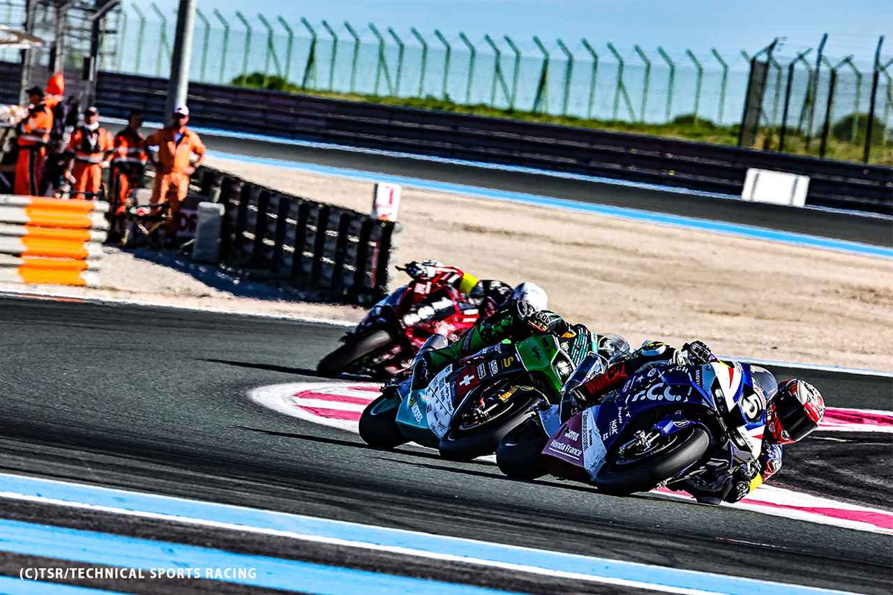 画像: 決勝：アラン・テシェ選手が新レースラップレコードを樹立し、トップ争いを展開するも無念のリタイア