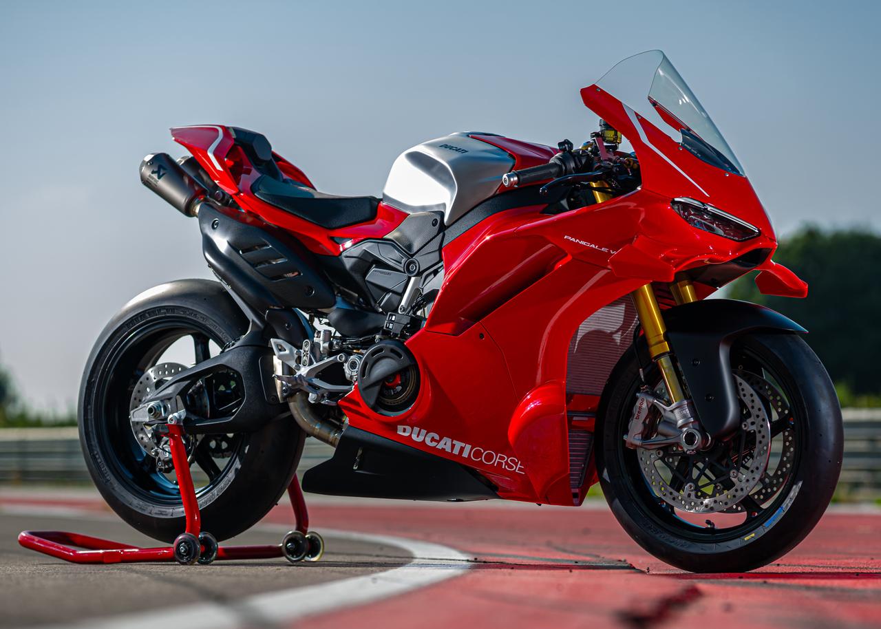 画像: DUCATI PANIGALE V4 R 2026年モデル 総排気量:998cc エンジン形式:水冷4ストDOHC4バルブV型4気筒 シート高:855mm 車両重量:186.5kg(燃料除く) 価格、発売時期未定