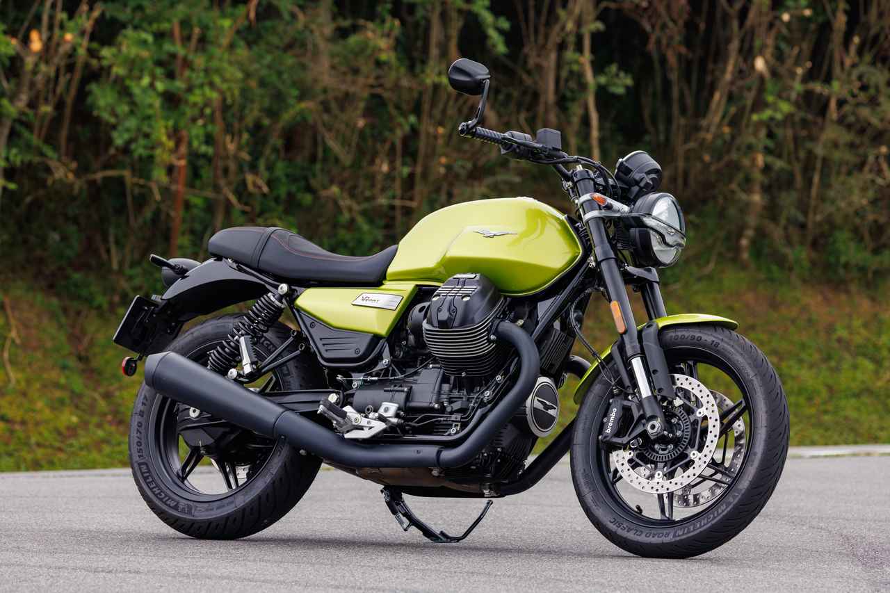画像: 新型V7シリーズは「Stone」「Special」「Sport」の3種類。今回は写真の「Sport」でワインディングを走ってみた。