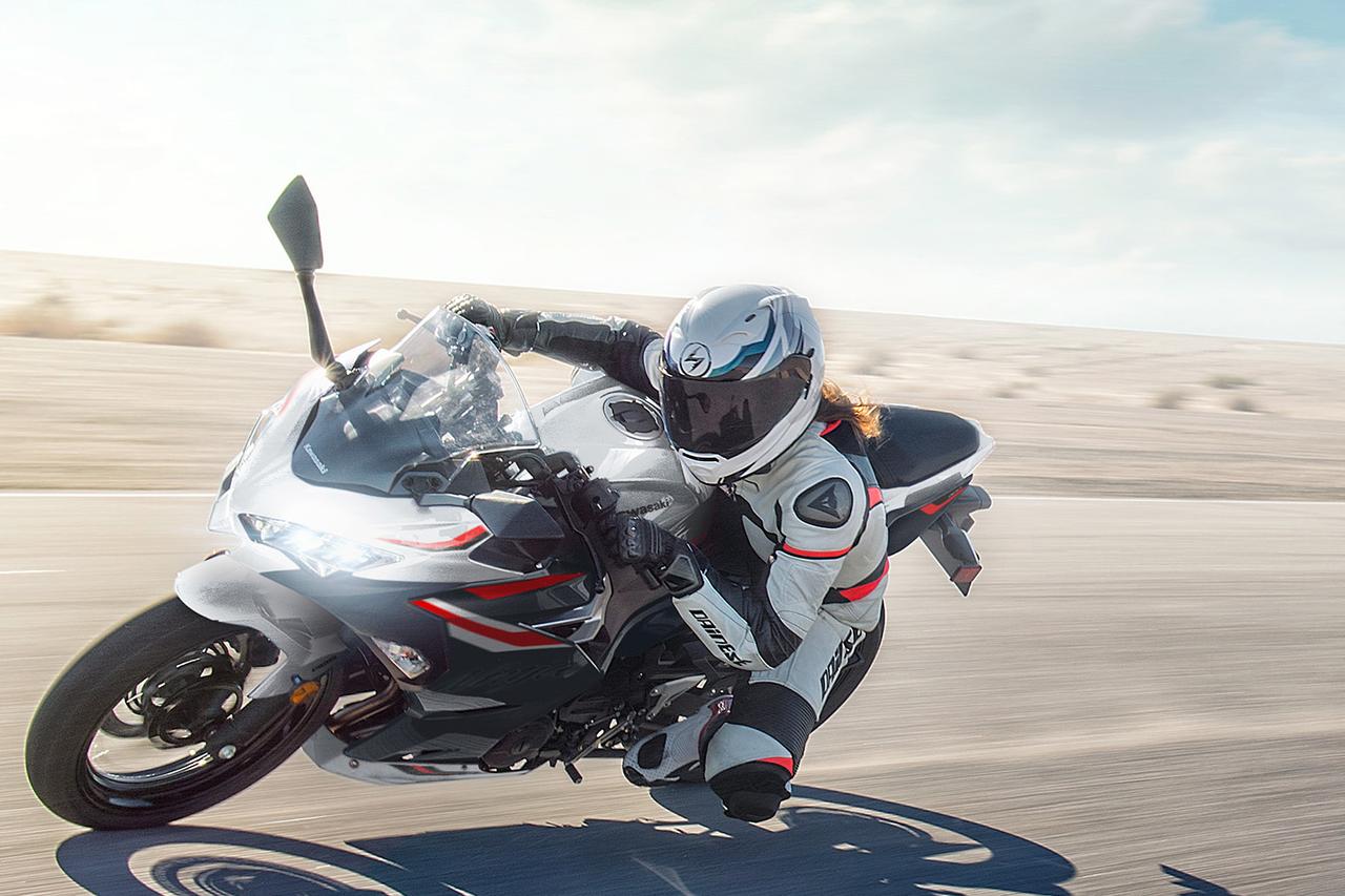 画像: カワサキ「Ninja 400」2026年モデルの特徴