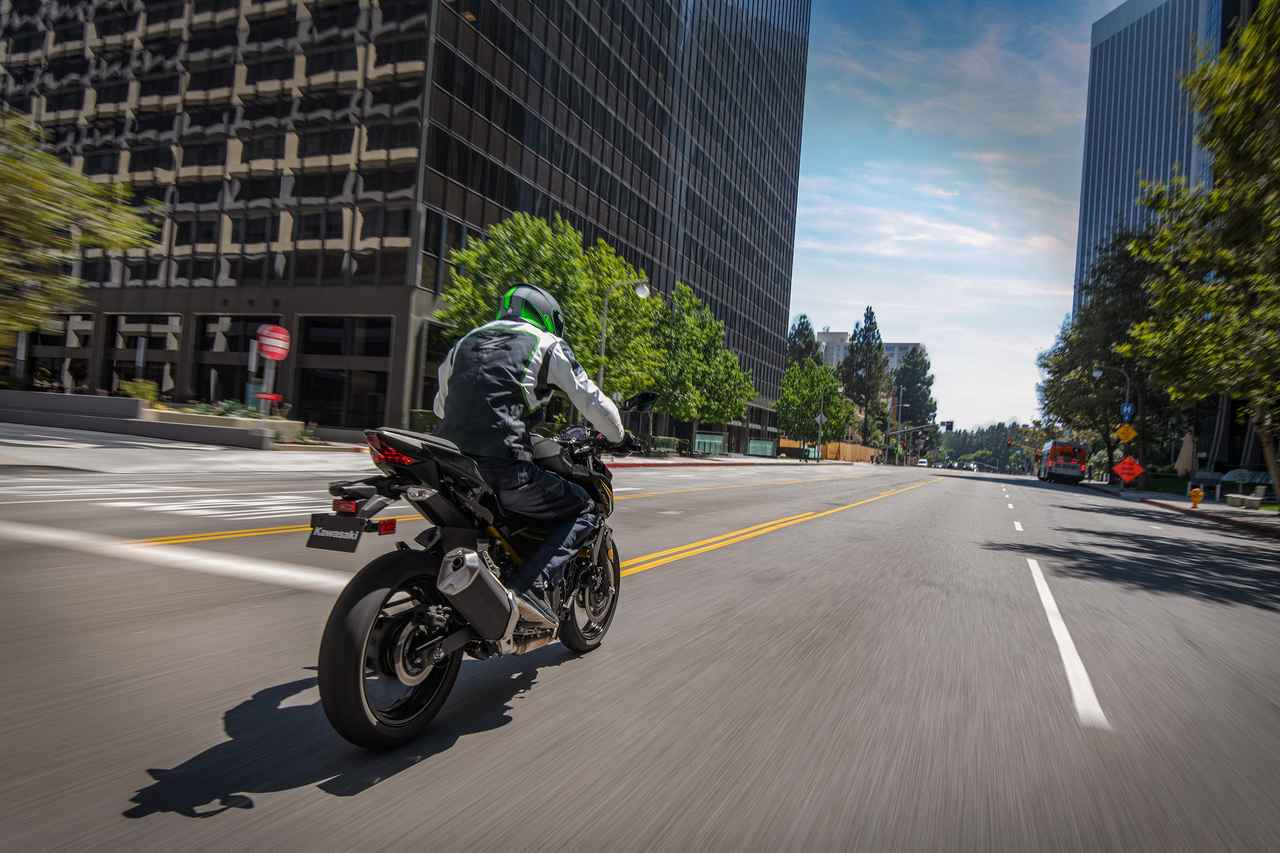 画像 : 5番目の画像 - 【写真8枚】カワサキ「Z400」2026年モデル - webオートバイ