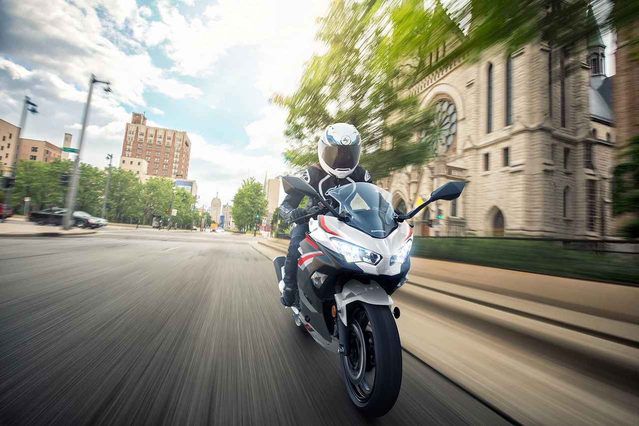 画像 : 8番目の画像 - 【写真11枚】カワサキ「Ninja400」2026年モデル - webオートバイ