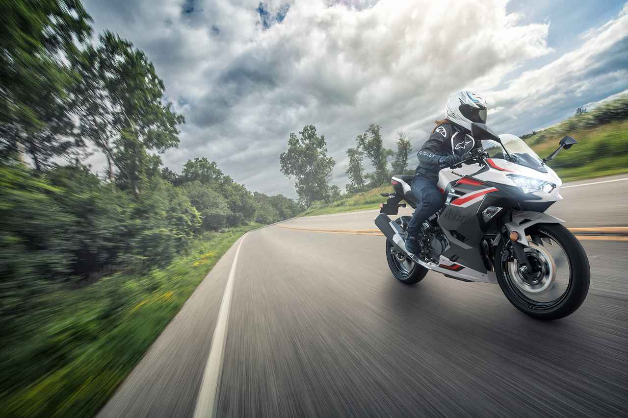 画像 : 11番目の画像 - 【写真11枚】カワサキ「Ninja400」2026年モデル - webオートバイ