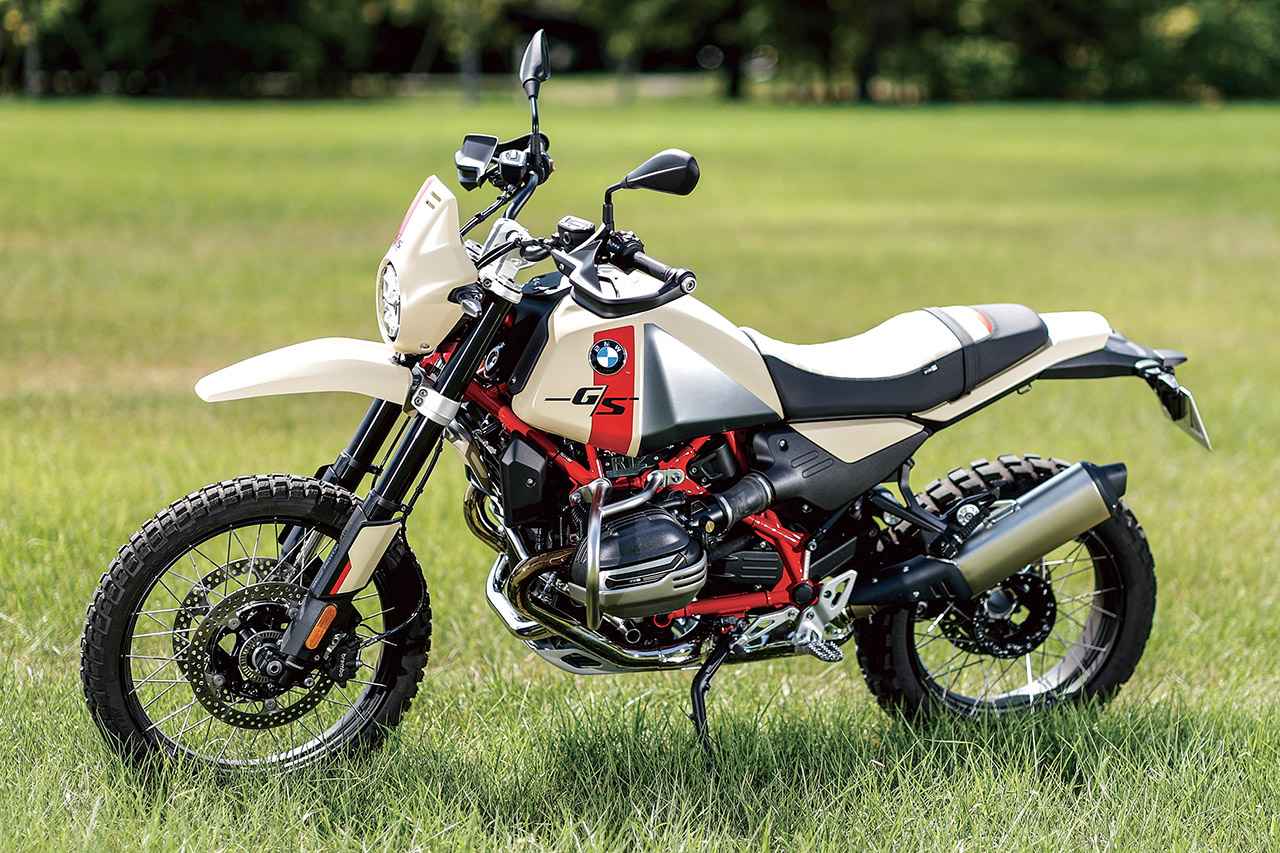 画像: 前モデルのRnineT アーバンGSから大きく進化。フレームまで一新し、オフロード適性も飛躍的に向上させている。