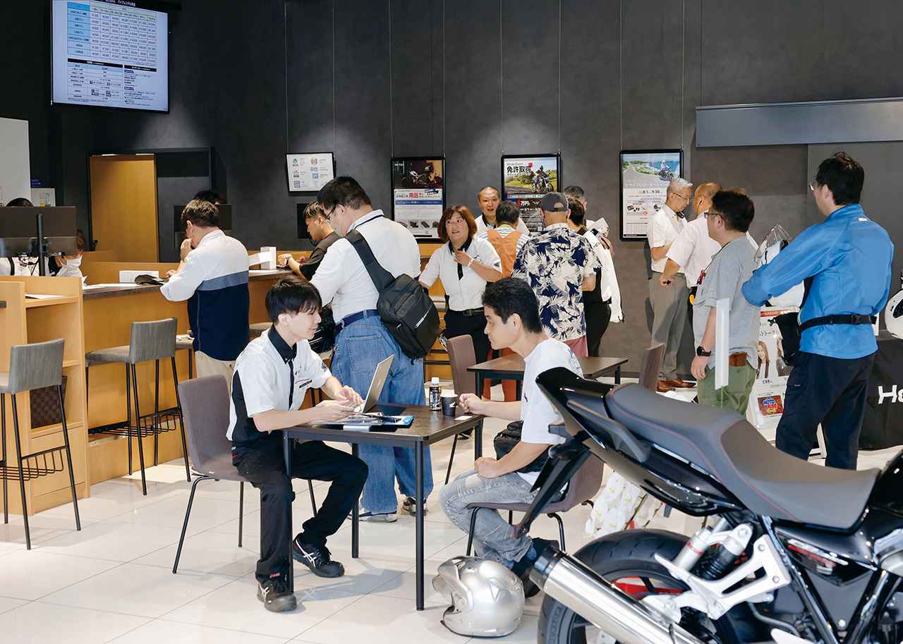 画像2: Honda Dream広島がリニューアル!オープンイベントでは美しすぎるホンダ・NRを展示&エンジン始動イベントも