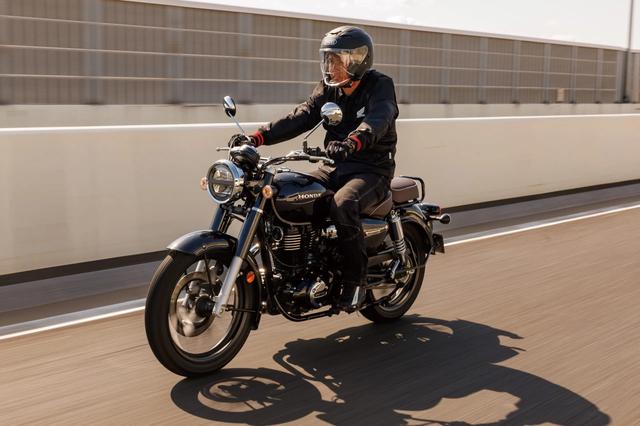 画像: 雑誌やウェブで見る姿より実車で見ると映えるその姿！