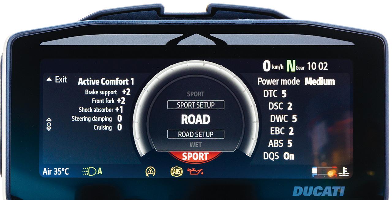 画像: 電子制御はスーパーバイクのパニガーレV4Sと同等の装備。エンジン特性や各制御の介入度、サスペンションの設定は任意でも変更可。