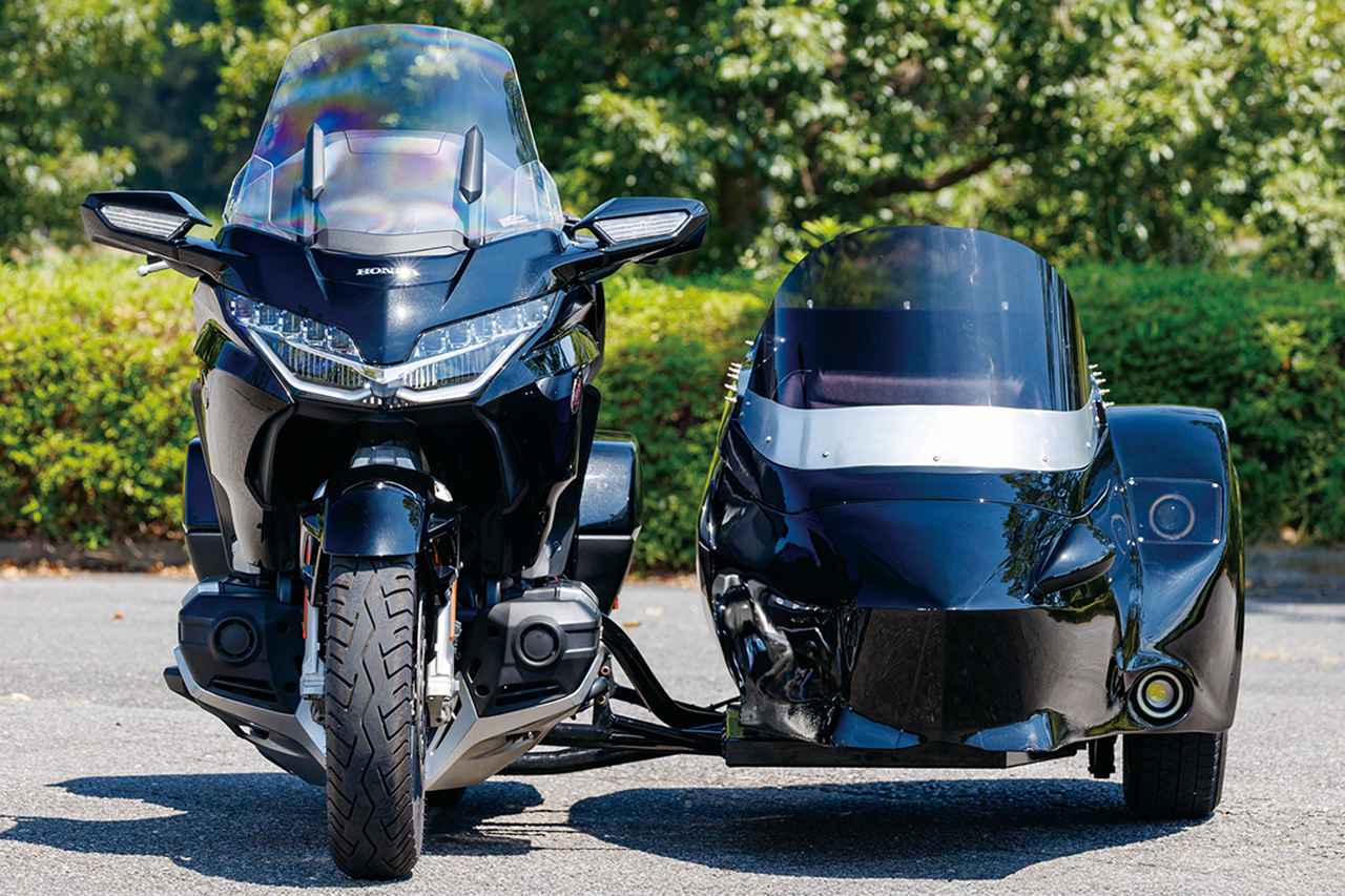 画像: SAKUMA ENGINEERING Honda Gold Wing×SC79 SIDE CAR 総排気量:1833cc エンジン形式:水冷4ストOHC4バルブ水平対向6気筒 シート高:745mm 車重:391kg※舟側を除く 販売元:サクマエンジニアリング