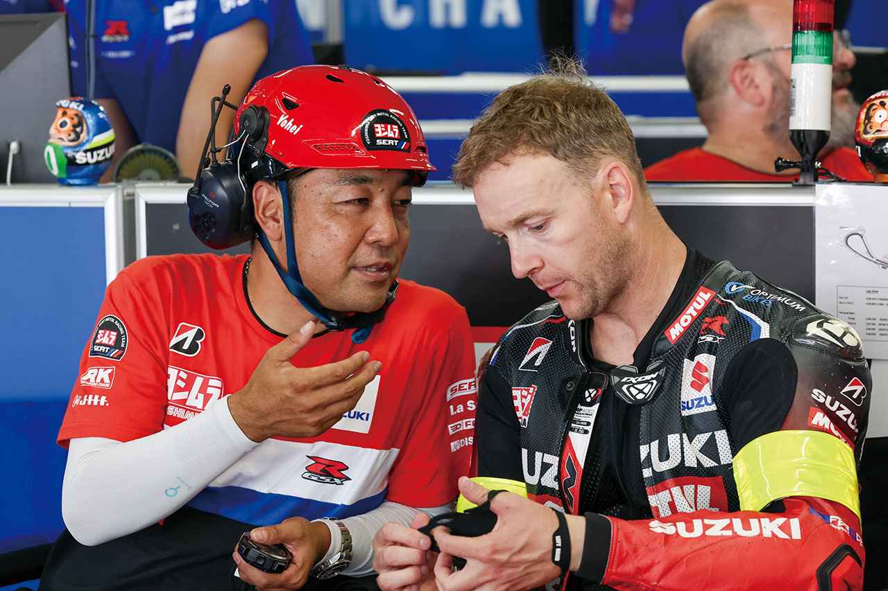 画像: 監督率いるヨシムラ SEAT Motulは、2025年の鈴鹿8耐でも2年連続の3位表彰台に。「世界耐久は現状のベストを淡々と積み重ねることが結果につながる」という加藤さんの言葉そのままに、第2スティントで転倒はあったがチーム全員が最善を尽くした結果だった。