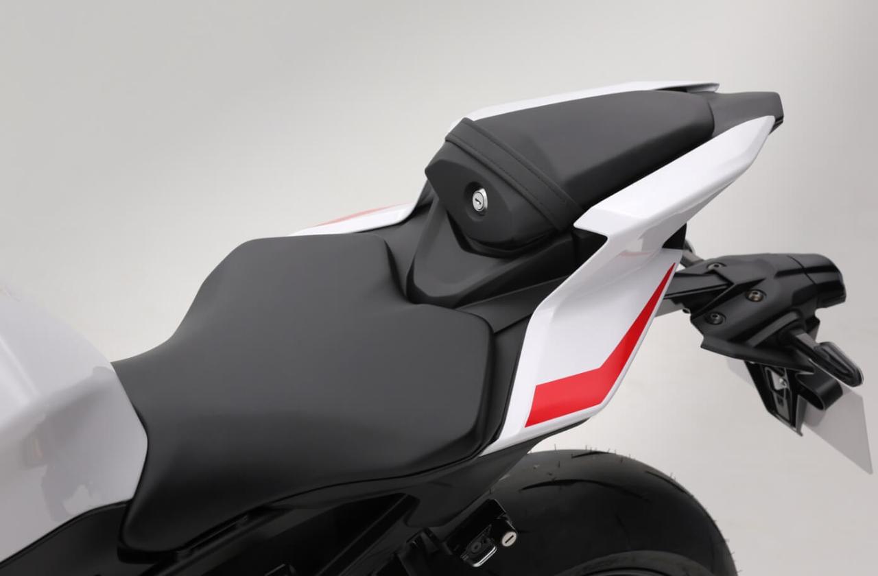画像15: 【ついに国内発売!】ヤマハ新型「YZF-R9」発表!新世代の“R”シリーズの価格・スペック・詳細を徹底解説!