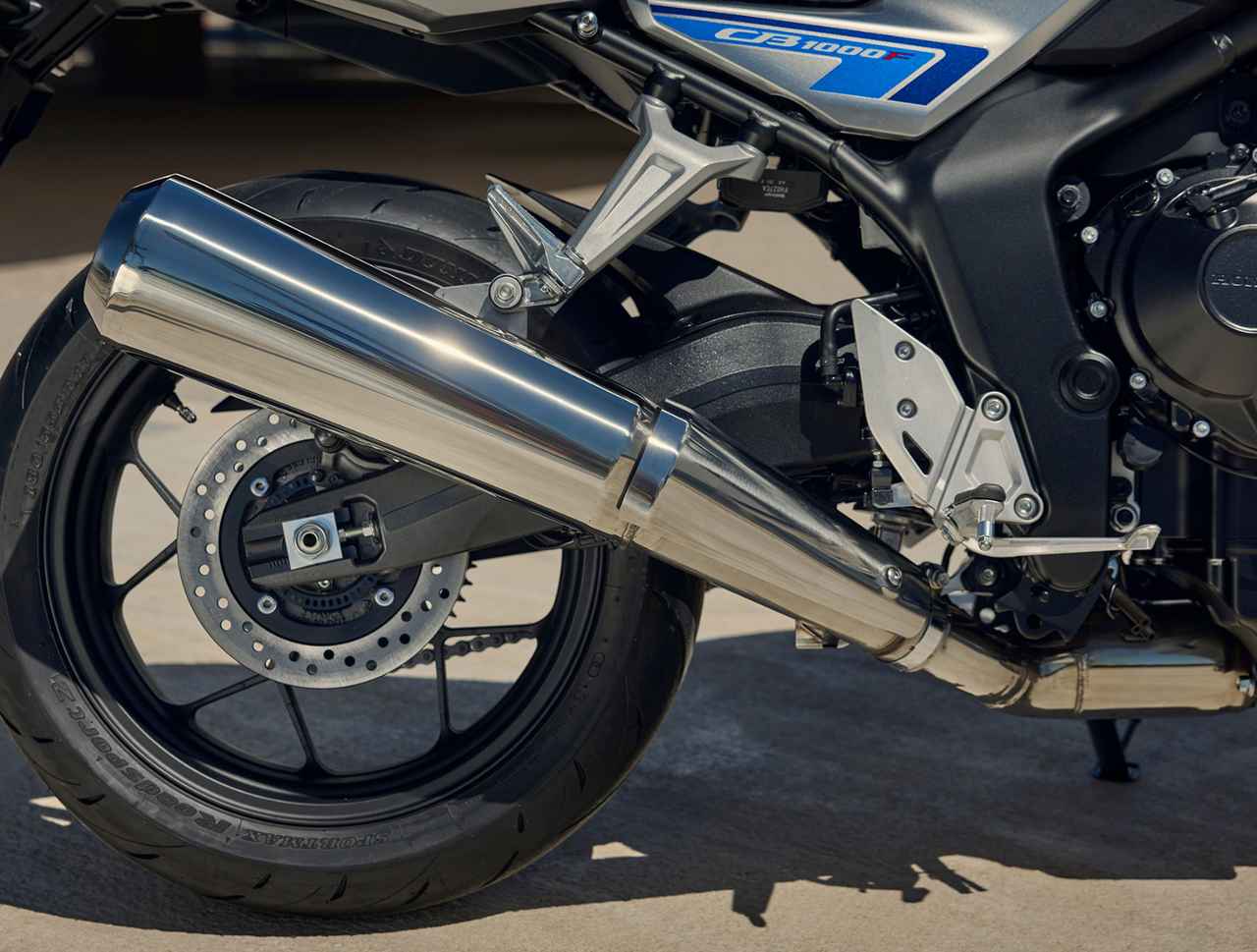 画像3: 【詳細解説】ホンダ「CB1000F」「CB1000F SE」ついに国内発売! 新たなるフラッグシップCBの価格、発売時期、スペック、機能を徹底チェック!