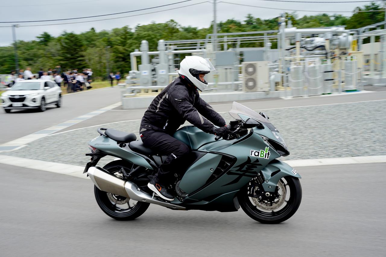 画像7: バイオエタノール燃料を給油して約100kmをデモ走行!