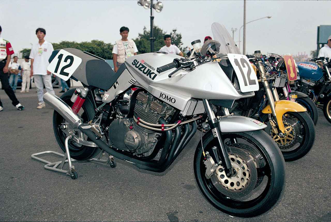 画像1: 異彩を放つ漆黒の刀・ヨシムラ「KATANA1135R」の各部装備を徹底解説！ 現行KATANAのカスタムもご紹介