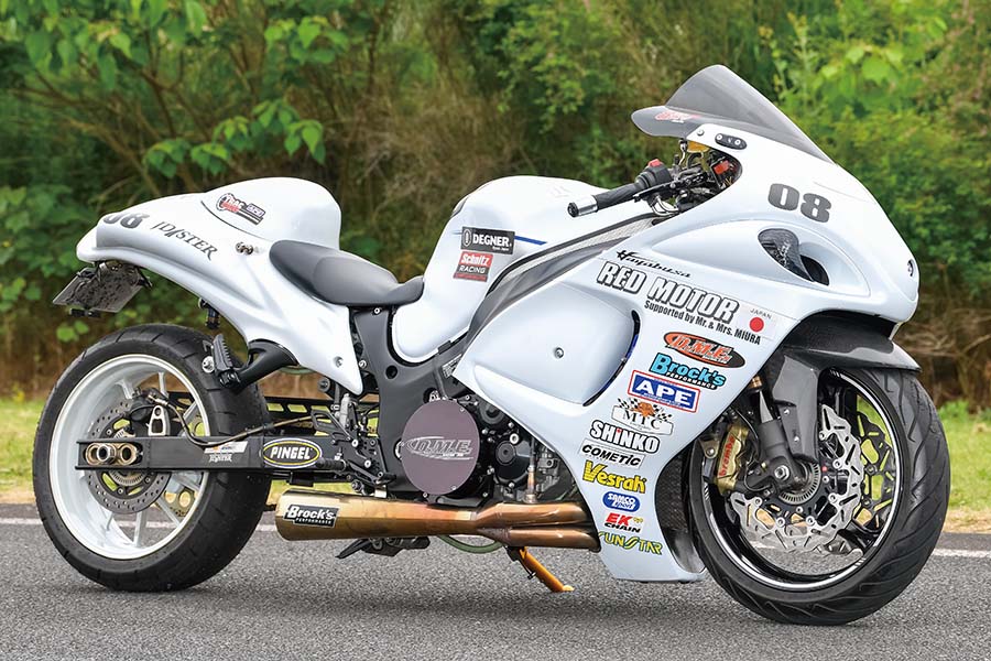 画像2: 今は新搭載のスーパーチャージャーをセッティング中だ
